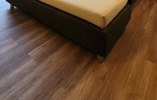 Stile  0,40 SPC - DM - Pavimento LVT click con materassino integrato